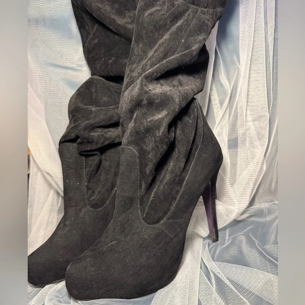 Black Slouchy Over the Knee Boots with High Heel and Suede Texture, size 8